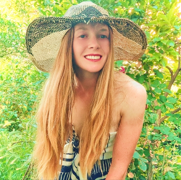 Meet your Posher, Cindy - Picture 1 of 1